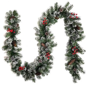 Guirlande de Noël artificielle en gros, décorée de lumières blanches, de cônes de pin et de grappes de baies, collection de Noël - Product Image 3