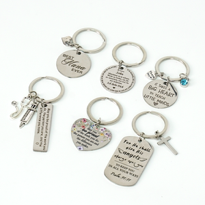 سلسلة مفاتيح معدنية مخصصة بشعار محفور، ميدالية مفاتيح أنيمي مخصصة بشعار حسب الطلب - Product Image 4