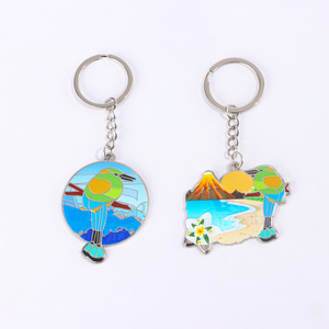 Hot Selling Tropical Bird Metal Keychain Stained Glass Enamel for Island Tourism Souvenirs Nature Inspired Accessory Boutiques