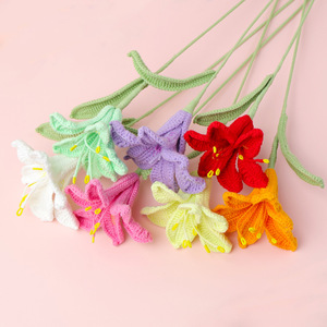 Bouquet di <span class=keywords><strong>Fiori</strong></span> Artificiali all'Uncinetto Fatti a Mano - Ramo di Giglio a Sei Foglie per Matrimoni e Decorazioni per la Casa - Vendita all'Ingrosso - Product Image 1