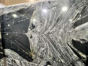 Fábrica de losas de granito negro icónico moderno al por mayor de La India para decoración de encimeras de pisos de paredes - Product Image 2