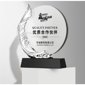 चमकदार क्रिस्टल क्राफ्ट K9 क्रिस्टल ग्लास अनुकूलित धातु ट्रॉफी कस्टम डिजाइन गोल्डन अवार्ड्स प्लक्स ट्रॉफी - Product Image 4