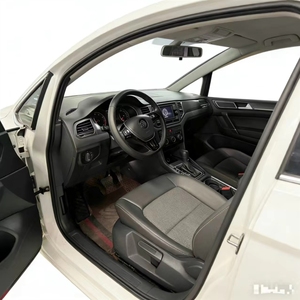 Voiture d'<span class=keywords><strong>occasion</strong></span> <span class=keywords><strong>Golf</strong></span> Volkswagen <span class=keywords><strong>Sportsvan</strong></span> 2018 230TSI DSG Trendline, essence, 5 places, faible kilométrage, bien entretenue, non accidentée - Product Image 3