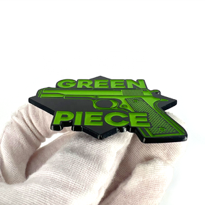 Tedarikçi toptan özel yüksek kaliteli <span class=keywords><strong>Metal</strong></span> emaye <span class=keywords><strong>Pin</strong></span> tabanca tabanca şekiller <span class=keywords><strong>Pin</strong></span> rozetleri özel tasarım kendi Logo yaka iğneler - Product Image 2