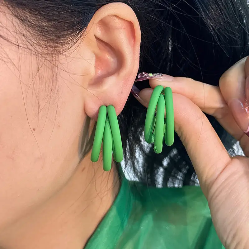 Mode dernière conception printemps boucle d'oreille colorée pour les femmes bijoux en gros N911062