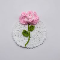 Sous-verres faits main en forme de bouquet de roses, tricotés en laine. Cadeau créatif Campanule et Tournesol. Sous-verres à fleurs faits à la main.