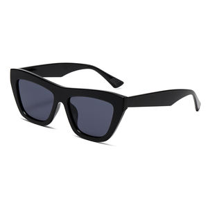 Gafas de Sol Ovaladas de PC con Gradiente Polarizado UV400, Ligeras, Cómodas, Unisex, a la Moda, Venta al Por Mayor, Precio Económico - Product Image 6