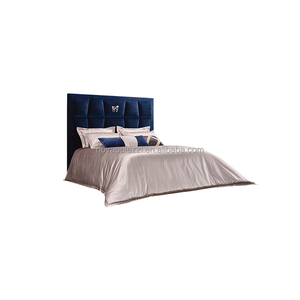 Cama de lujo para muebles de alta gama para el hogar, cama tapizada para dormitorio con cabecero alto <span class=keywords><strong>y</strong></span> fino, madera maciza recortada de Metal - Product Image 1
