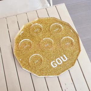 Boîte à Matzô en acrylique avec base dorée scintillante, support à Matzô en Lucite avec lettrage hébreu, élégante boîte de rangement Judaica - Product Image 3