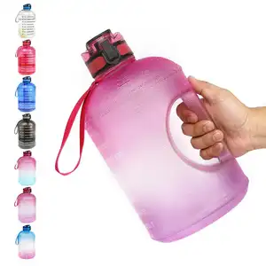 ขวดน้ํา Tritan ปลอดสาร BPA ขนาด 3.78 ลิตรพร้อมฝาปิดกระดอนมือเดียวแบบพกพาขนาดใหญ่ความจุ 1 แกลลอนขวดน้ํากีฬา