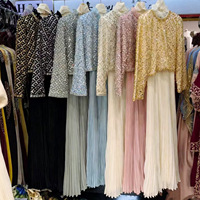 Ensemble deux pièces d'été : Gilet court perlé et jupe plissée, style GownBlazer, prêt à expédier, pour le Moyen-Orient, robuste
