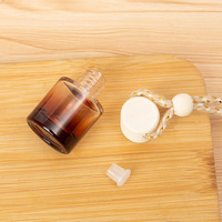 Bouteilles vides cylindriques transparentes colorées de 8 ml avec bouchon à cinq lignes pour parfum, huile essentielle, diffuseur d'arômes pour voiture et intérieur