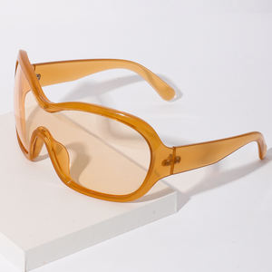 Finewell 2083 Nuovi <span class=keywords><strong>Occhiali</strong></span> <span class=keywords><strong>da</strong></span> <span class=keywords><strong>Sole</strong></span> di Lusso alla Moda con Montatura Grande, <span class=keywords><strong>Occhiali</strong></span> <span class=keywords><strong>da</strong></span> <span class=keywords><strong>Sole</strong></span> Avvolgenti Arancioni <span class=keywords><strong>da</strong></span> Donna - Product Image 3