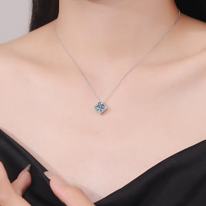 Collar con colgante de plata esterlina S925 Simple en forma de cubo 1 o 2 quilates D-Color Moissanite Strand Type Chain - Product Image 4