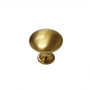 Boutons ronds classiques en laiton, écologiques, résistants à la rouille, designs personnalisables, boutons faits à la main de qualité supérieure, articles de quincaillerie pour la décoration intérieure - Product Image 1