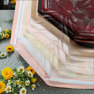 Papel de Envolver Flores Frescas Coreano Mate con Marco de PVC Impermeable, Borde Dorado, Película de Gelatina para Ramos, Venta al por Mayor - Product Image 2