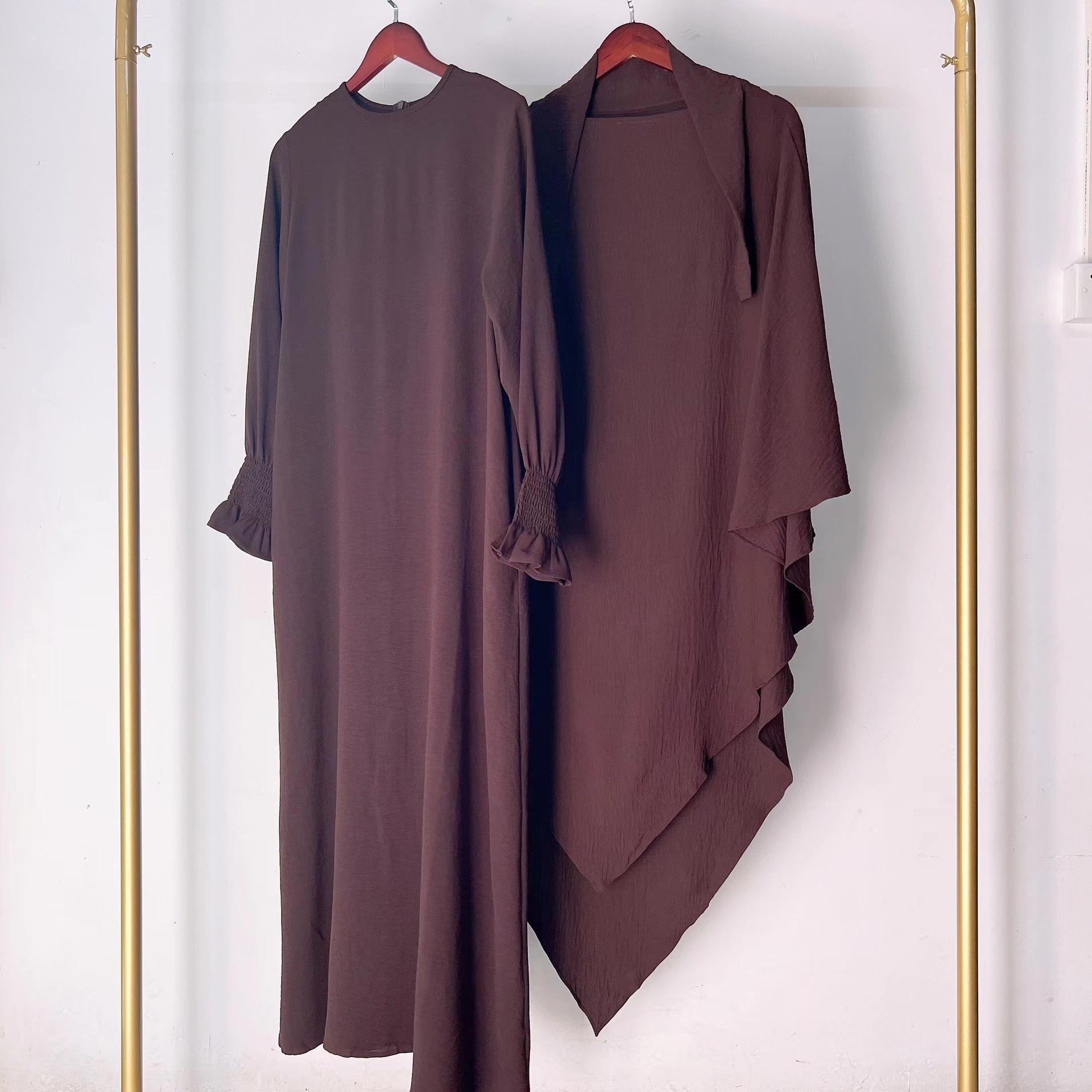 สีน้ำตาล