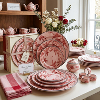 Großhandel Vintage Rosa Blumenmuster Keramik-Tellerset Klassische Porzellangeschirr mit Wellenkante für Hochzeit Hotel Tischdekoration