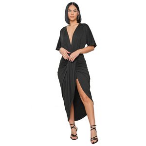 Suéter Vintage Negro de Punto, Ajustado, Informal, Transpirable, Suave, Hasta el Tobillo, con Cuello en V Profundo, Abertura Lateral y Pliegues en la Cintura |   Discoteca - Product Image 1