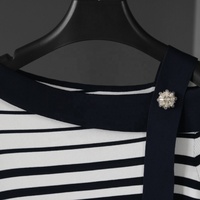 Tyan – Haut tricoté élégant pour femme, col bateau, orné de perles faites à la main et d'un nœud, épaules dénudées, manches mi-longues, coupe ajustée, violet