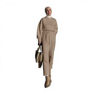Ensemble de vêtements de détente beige modeste, haut à col haut et manches longues, pantalon large, vêtements islamiques décontractés en polyester uni pour le quotidien et le Ramadan - Product Image 6