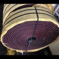 Banda Transportadora Plana de 3 Capas con Placa Lateral de Goma, Faldón de Goma Tipo Sándwich, Color Negro y Rojo, Marca HEZI