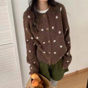 Quantidade Mínima de Pedido Baixa. Novo Design 2025: Cardigã Feminino Longo Verde com Gola Lapela Estilo Coreano, Antirrugas e com Bolinhas para o Inverno - Product Image 2