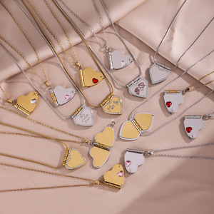 Collier avec pendentif en forme de cœur en acier inoxydable, ouvrable, personnalisable avec photo gravée, bijoux pour la Saint-Valentin, la fête des mères, Noël - Product Image 1