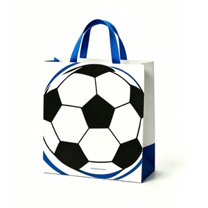 Sacchetto Regalo Personalizzato con Motivo Calcistico e Manici Blu per Feste Sportive e Confezioni Regalo di Compleanno per Bambini - Product Image 2
