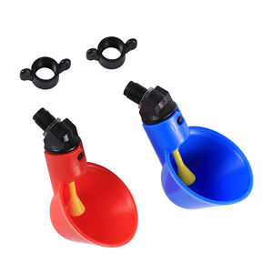 Bebedero Automático Rojo/Azul <span class=keywords><strong>para</strong></span> Gallinero con Taza <span class=keywords><strong>y</strong></span> Tornillos <span class=keywords><strong>para</strong></span> Alimentador de Aves de Corral - Product Image 1