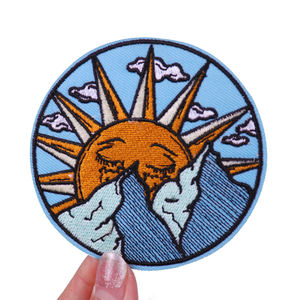 Logotipo personalizado puff abeja Tigre respaldo magnético toalla carta de transferencia de calor de corte por láser floral flor apliques bordado parche - Product Image 4