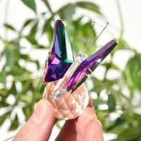 Figurine Papillon Volant en Cristal Poli Yucheng Personnalisée avec Base, Ornements Ailes Colorées Style Animal, Décorations de Table