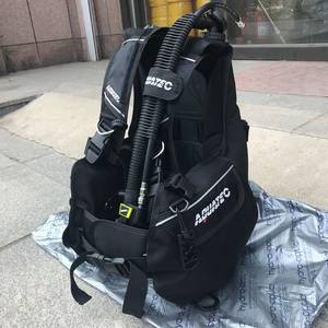 स्कूबा डाइविंग बीसीडी जैकेट | इनफ्फुलेटर होज के साथ बुओएंसी प्रतिकार उपकरण | गोताखोरों के लिए समायोज्य टिकाऊ बुओएंसी कंट्रोल बनियान - Product Image 2