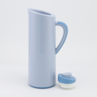 Carafe isotherme sous vide en plastique de 1,0 L avec intérieur en verre rose et couvercle à bouton-poussoir pour café et thé