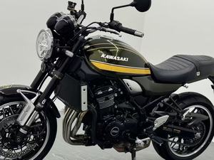 <span class=keywords><strong>Kawasaki</strong></span> Z900RS - Motocicleta Clásica Retro de 950cc con Motor de Cuatro Cilindros en Línea - Product Image 3