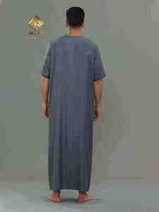 Robe de prière musulmane pour hommes du Moyen-Orient, mode arabe, fabriquée dans un tissu confortable et agréable. - Product Image 3