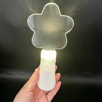 Vente en gros de bâtons lumineux LED, bâtons lumineux en acrylique Huntrix, Saja Boys, Las Guerreras, K-Pop Dorada, bâtons personnalisés