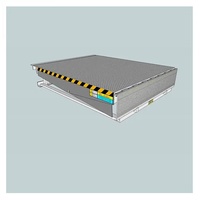 Niveleur de quai d'entrepôt Forme de lèvre Rampe de cour Capacité 10T Tonnes hydrauliques pour camion