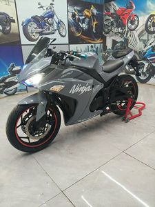 Moto sportive <span class=keywords><strong>Kawasaki</strong></span> <span class=keywords><strong>Ninja</strong></span> 400cc - Product Image 2