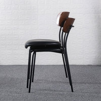 Chaise de salle à manger personnalisée de style industriel rétro, haut de gamme, luxe léger, style nordique, revêtement en cuir, fer classique