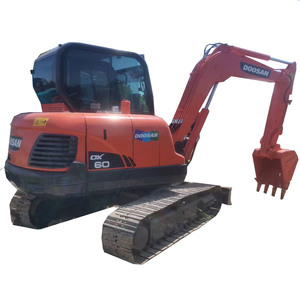 Mini-pelleuse coréenne d'occasion Doosan DX60-9C avec flèche pivotante, excavatrice Doosan DX60-9C d'occasion à prix d'usine - Product Image 2