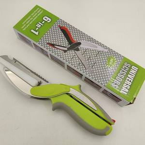 Tijeras de Cocina Inteligentes 2 en 1, Prácticas para Cortar Alimentos, Frutas y Verduras, con Tabla de Cortar Integrada, 2024 - Product Image 6