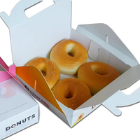 Vente en gros de boîte d'emballage de bouffée de dessert beignet avec logo personnalisé boîte d'emballage de papier de gâteau de tarte aux oeufs de boulangerie avec poignée