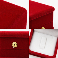 Boîte à bijoux personnalisée PERFAT pour femme, en velours rouge moderne, durable, écologique et légère, pour ranger les bagues et les boucles d'oreilles, 2 pouces