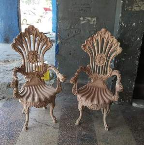 Canapé royal élégant artisanal à une place avec structure en bois massif et assise luxueuse et confortable pour salon - Product Image 2