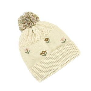 Bonnet tricoté à fleurs personnalisé de haute qualité pour les femmes Style d'affaires automne hiver voyage en gros fil de coton chaud élégant - Product Image 2
