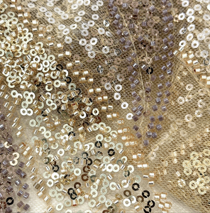 Prix de gros Tissu de dentelle à paillettes Broderie 100% Polyester Tissu de dentelle à paillettes pour robes de mariée - Product Image 4