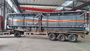 Conteneur-citerne ISO 20 pieds 40 pieds Conteneur-citerne d'acide nitrique concentré pour <span class=keywords><strong>tous</strong></span> <span class=keywords><strong>les</strong></span> types <span class=keywords><strong>de</strong></span> transport <span class=keywords><strong>de</strong></span> produits chimiques dangereux - Product Image 3