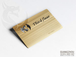 Tarjeta NFC RFID de Cobre de Lujo Dorada de Alta Calidad con Chips T5577 EM4305, Mini Etiqueta para Uso en Hoteles y Pagos - Product Image 4