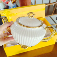 Coffret cadeau 7 PCS Gaufré Or 200cc Céramique Tasse à café Set Bone China Material 800Ml Tea Pot Eco-Friendly Wedding